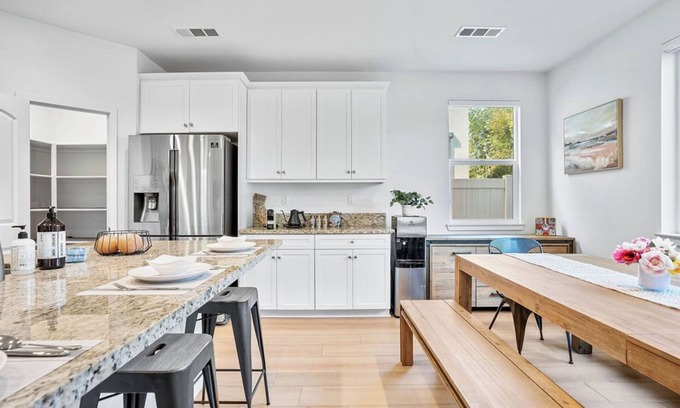 Southwest Anaheim House | Stunning Modern Home 2 Disneyland/Knott Berry Farm