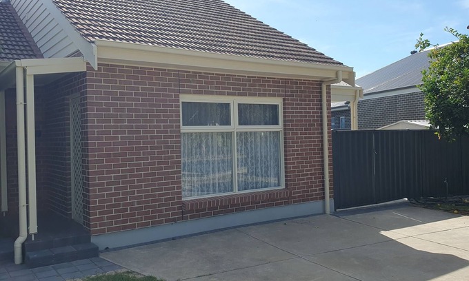 Glenelg North Apartment | Stunning New Studio in Glenelg North – Your Perfect Getaway!