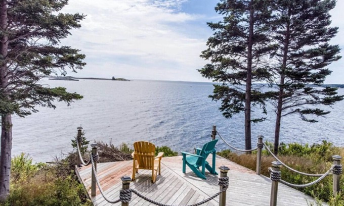 Bayswater Cottage | Stunning Ocean Front cottage, minutes from the beach