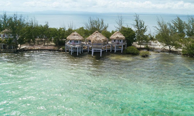 Thatch Caye Resort | Stunning Ocean Views Bungalow w/Private Walk-In Shower - A/C Included