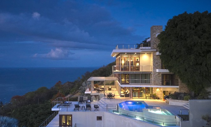 Cabezas House | Stunning Ocean Views, WIFI, Private Pool, Large Villa, Great for Groups, Close to Seven Seas Beach