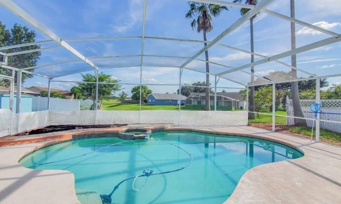 Briargrove House | Stunning Pool House near Disney