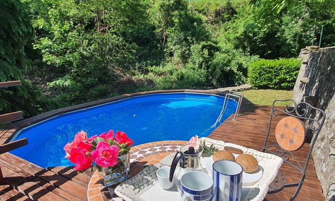 Casoli Villa | Stunning private villa for 7 guests with private pool, WIFI, TV, terrace, pets allowed and parking