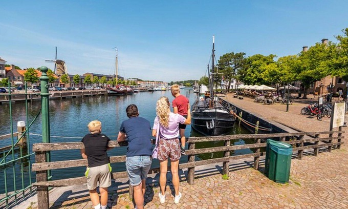 Municipality of Hellevoetsluis House | Stunning private villa for 6 people with WIFI, TV, terrace and parking