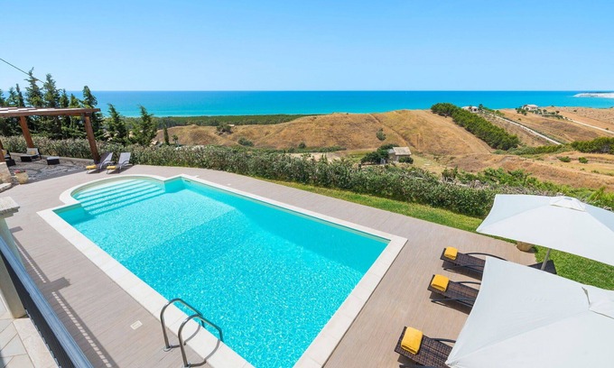 Montallegro Villa | Stunning private villa for 6 people with private pool, A/C, WIFI, terrace and parking