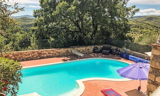 Monte Vibiano Vecchio Villa | Stunning private villa for 12 people with WIFI, private pool, patio, pets allowed and parking