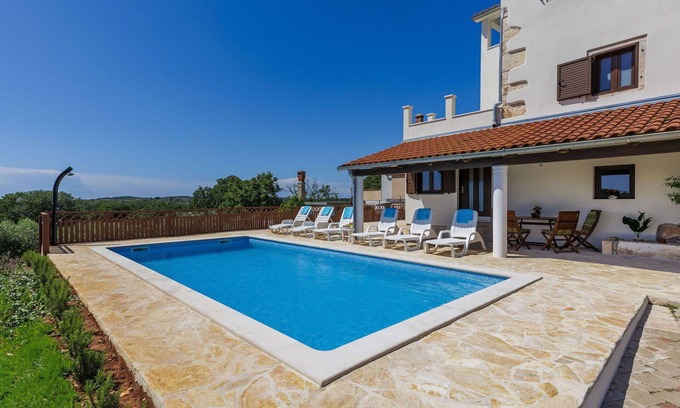 Jadreski House | Stunning private villa for 6 people with private pool, WIFI, A/C, TV, terrace and pets allowed