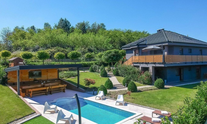 Presika House | Stunning private villa with A/C, WIFI, private pool, hot tub, TV, terrace, panoramic view, parking