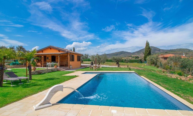 Panicale House | Stunning private villa for 4 guests with A/C, WIFI, private pool, TV, balcony and parking