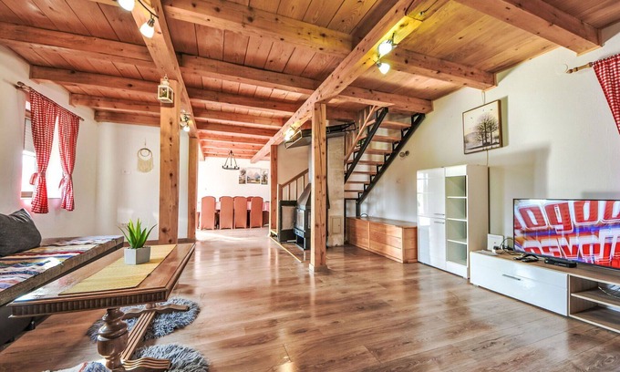 Lovinac House | Stunning private villa for 11 people with WIFI, A/C, TV, panoramic view and parking