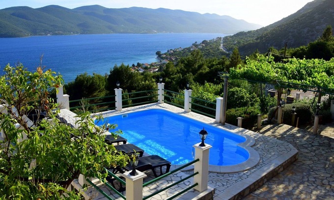 Cove Tri Zala (Zrnovo) Villa | Stunning private villa for 8 people with A/C, private pool, WIFI, TV, terrace and pets allowed