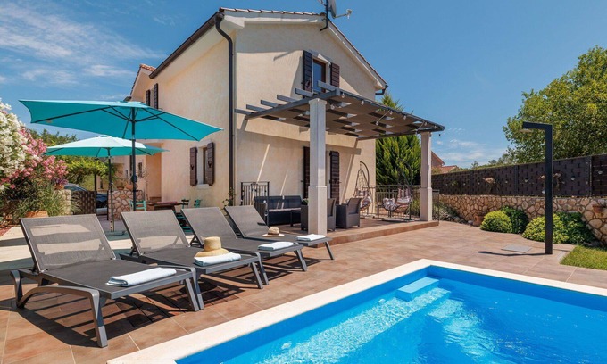 Sveti Ivan Dobrinjski House | Stunning private villa with A/C, WIFI, private pool, TV, terrace, pets allowed and parking