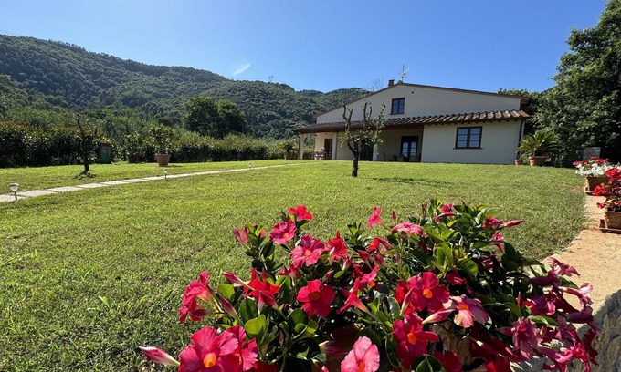 Santa Maria del Giudice Villa | Stunning private villa with A/C, WIFI, TV, veranda, pets allowed, panoramic view and parking