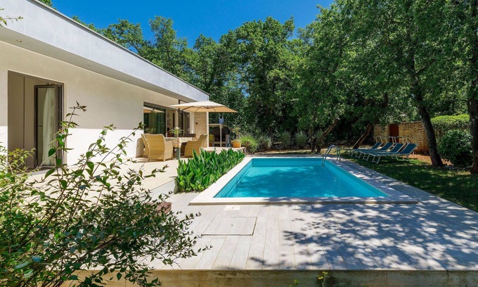 Babici House | Stunning private villa with A/C, private pool, WIFI, TV, terrace, pets allowed and parking