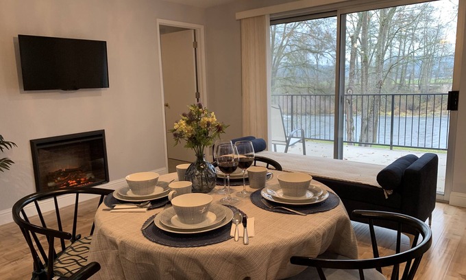 Redwood Apartment | Stunning Rogue River Views from Main Room, Kitchenette and Bedroom