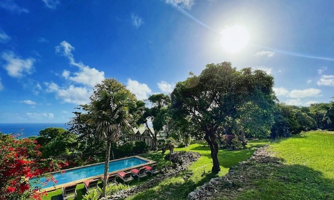 Whitehall Villa | Stunning Sea View Plantation Retreat with House & Cottage