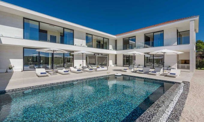Municipality of Vrsar Villa | Stunning Seafront House in Istria | Villa Vrsar Magnifique | Contemporary 5.