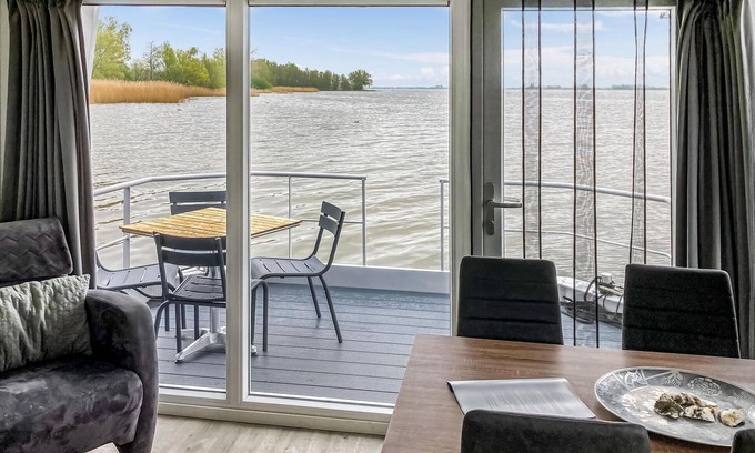 Biddinghuizen Boat Rental | Stunning ship in Biddinghuizen