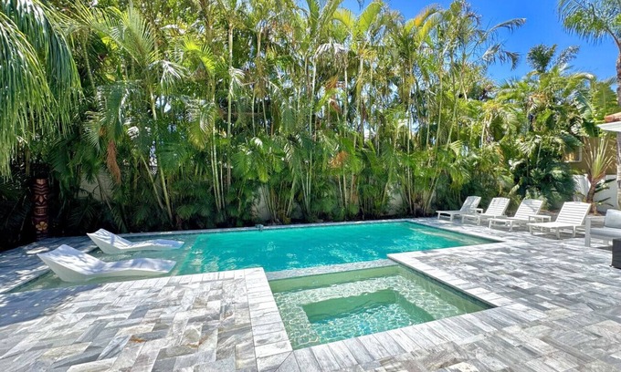 Virginia Park House | Stunning South Tampa 6 Bedroom House