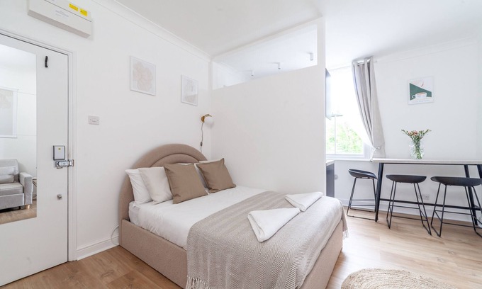 Finsbury Park Apartment | Stunning studio flat in Finsbury Park w/parking