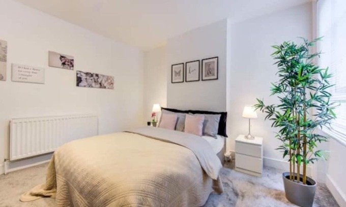 West Brompton Apartment | Stunning two bed Garden Apartment in Central London