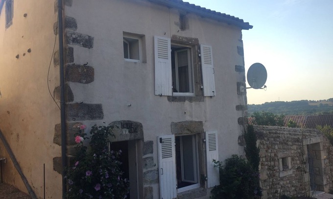 Queaux House | Stunning two bed stone cottage, large garden. In beautiful surroundings!