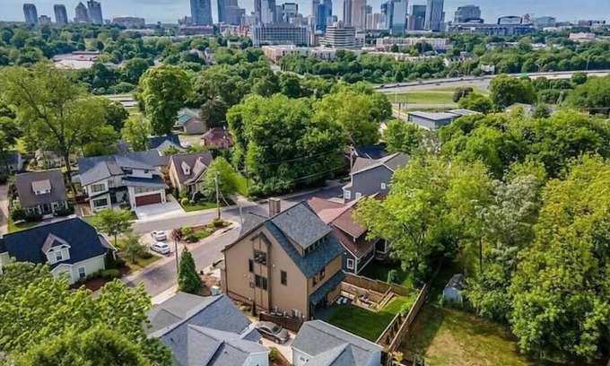 Biddleville Apartment | Stunning Uptown Luxury Apartment