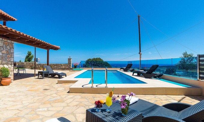 Polemarchi Apartment | Stunning View Homes w. Pool, near Iconic Beaches