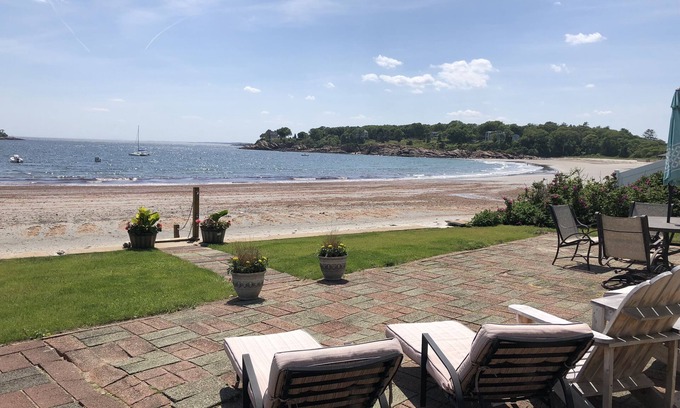 Magnolia House | Stunning Views from Beachfront House in Manchester-by-the-Sea!