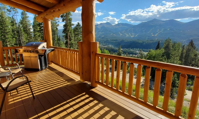 Forest Hills House | Stunning Views, Hot Tub, Sauna, Quiet, Yet Only1mile from Gondola and Main St