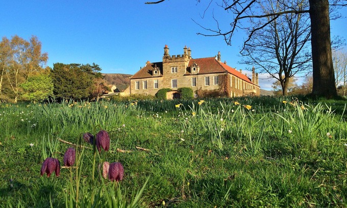 Great Broughton House | Stunning villa for 4 guests with WIFI, TV, terrace and parking