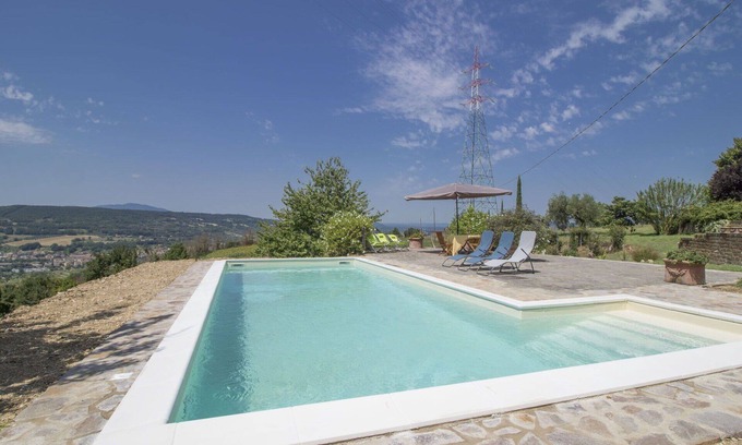 Montoro Villa | Stunning villa for 4 people with pool, WIFI, TV, balcony, panoramic view and parking