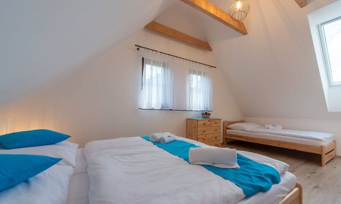 Straz nad Nezarkou House | Stunning villa for 5 guests with WIFI, TV, terrace, pets allowed and parking