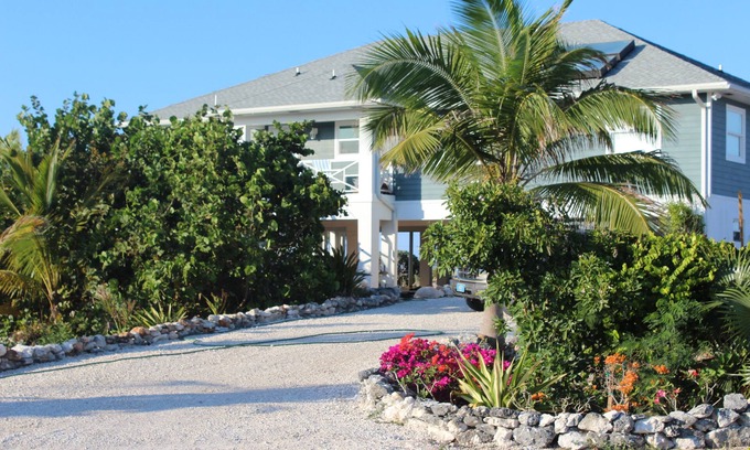 Jimmy Hill House | Stunning waterfront home in Exuma with an outdoor pool!