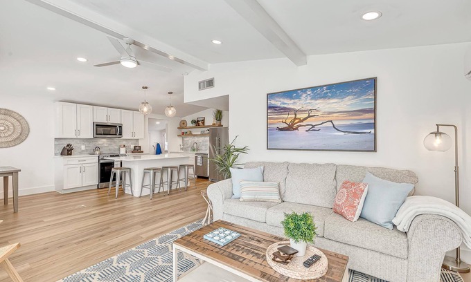 St. Augustine South House | Stunning Waterview! Beach and Downtown only 10min away.Boat ramp 1/4 mile away.