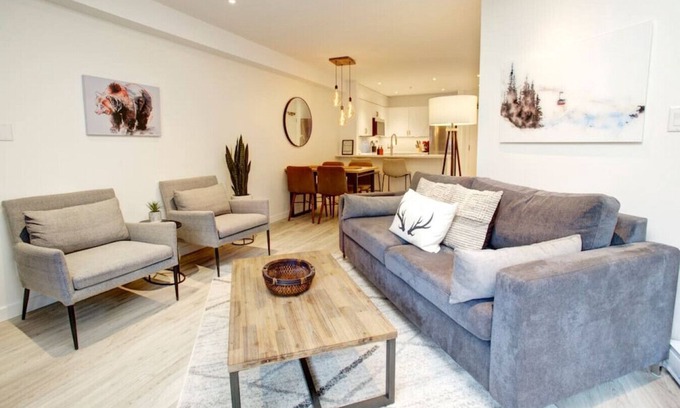 Whistler Creekside Condo | Stylish 1BR-King:Sleeps 6 Comfortably,Hot Tub, Pool & Near Everything-!