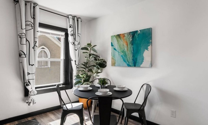 Penn-Knox Apartment | Stylish 1BR Retreat with Free Parking near Historic Sites