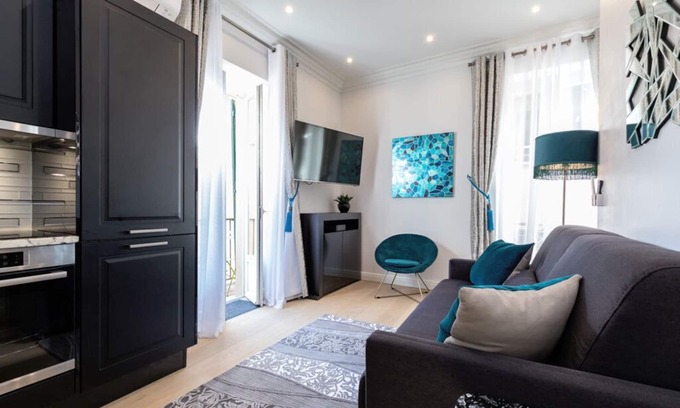 Old Town Apartment | STYLISH, 2 BALCONIES, RENOVATED ON RUE ROSSETTI OLD TOWN 2BR/2BA