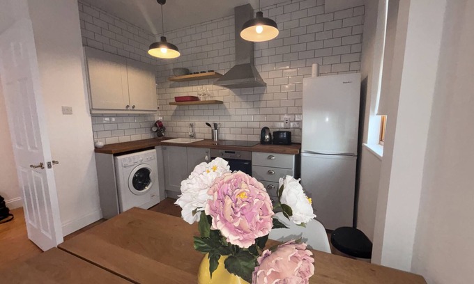 Grand Canal Dock Apartment | Stylish 2 Bedroom Apartment Dublin 2