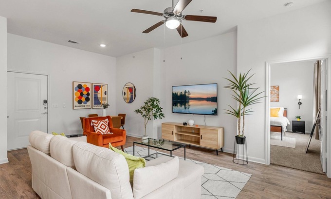 Montopolis Apartment | Stylish 2BR Apartment! Pool, Gym & Prime Location Near Downtown & Airport