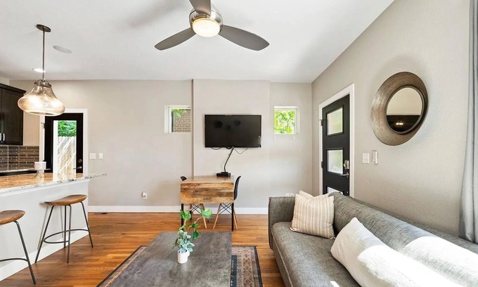 Jefferson Park House | Stylish 2BR RetreatnNear Mile High + Jefferson Park