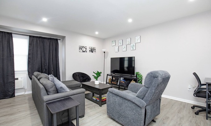 East Orange House | Stylish 2BR, Unit 2, Smart Lock, Yard, Laundry