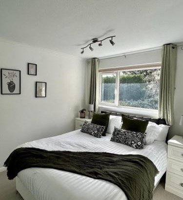 Hitchin House | Stylish 3 Bed House Hitchin