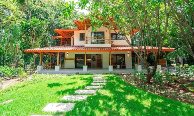 Nosara House | Stylish 5BR home w/pool in heart of Guiones