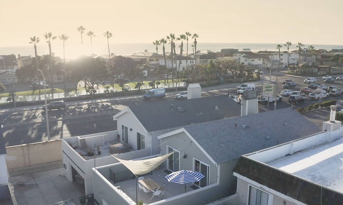 Newport Shores House | Stylish and Bright unit across the street from the beach at half the cost!