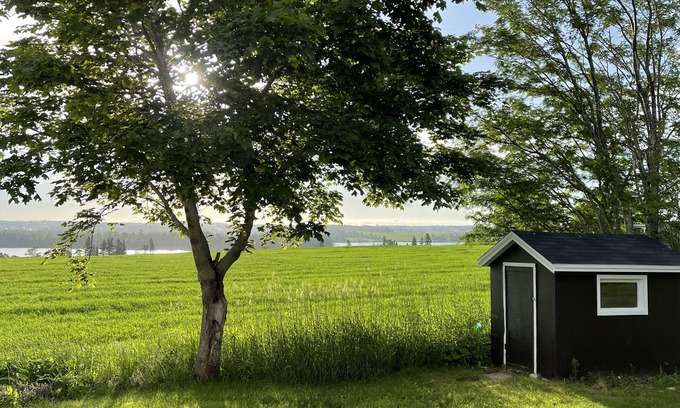Warren Grove House | Stylish and charming place to relax, central to many of PEI’s best attractions.