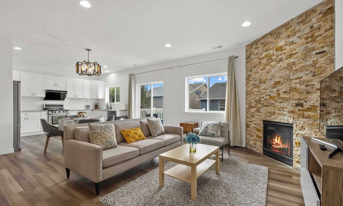 Bothell House | Stylish and Contemporary Retreat on 223rd Place SE - Perfect Getaway Spot #41847