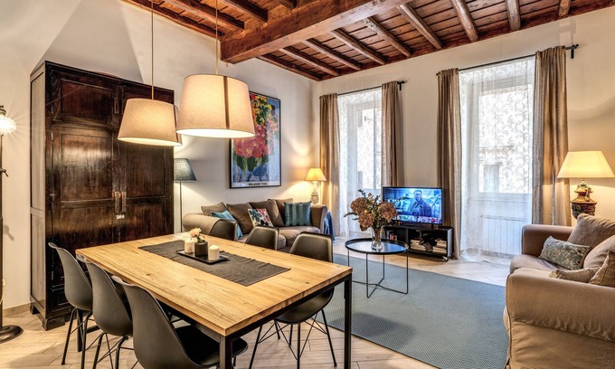 Navona Apartment | Stylish and Elegant Flat in the Heart of Rome
