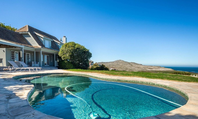 Scarborough House | Stylish and Spacious Luxury Bungalow with Pool and Sea views