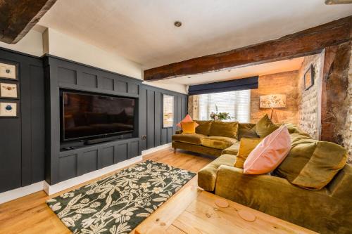 Stamford House | Stylish central 6 bedroom converted Granary